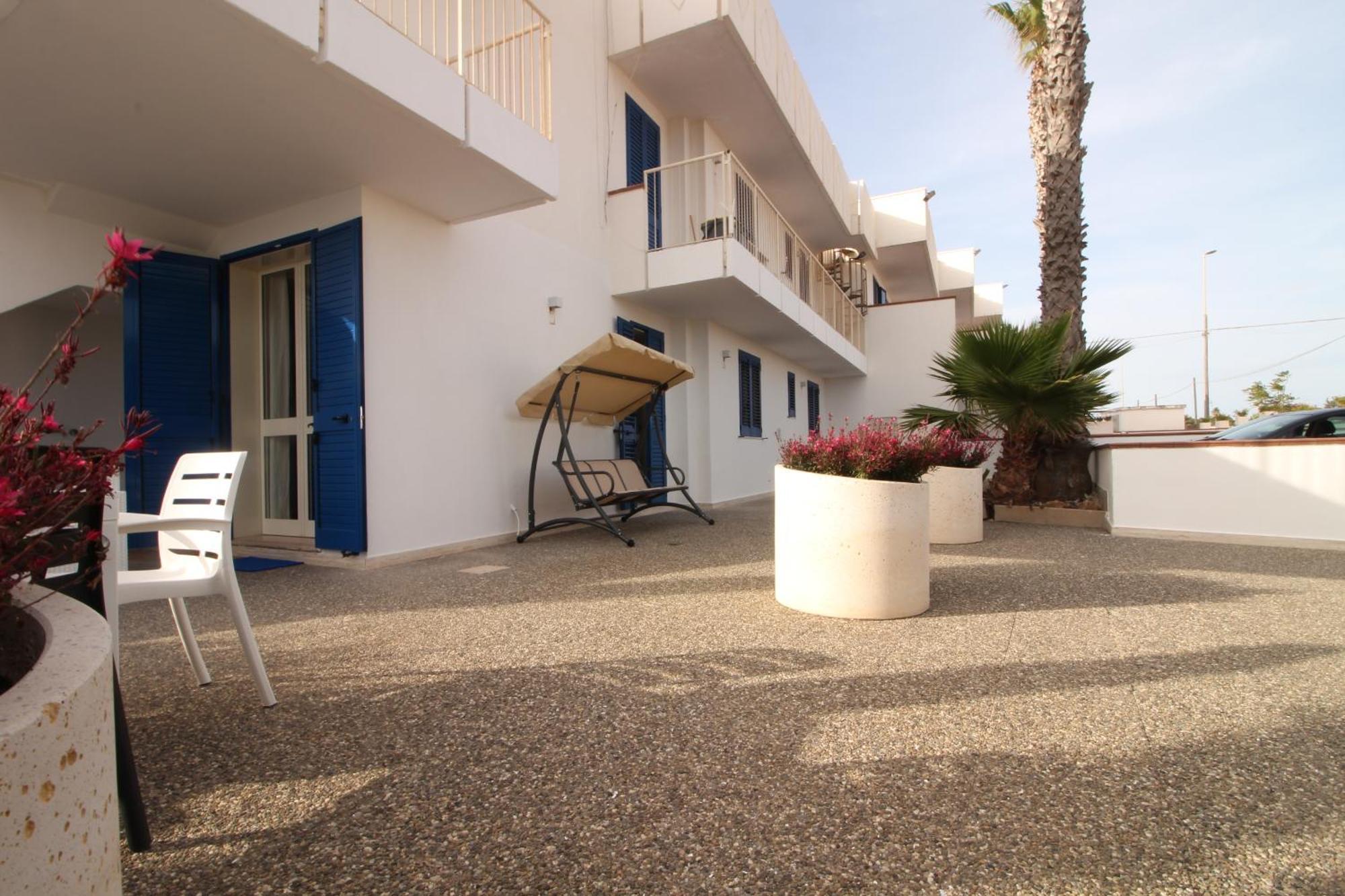 Residence Mare Azzurro Торре-Сан-Джованни-Удженто Экстерьер фото