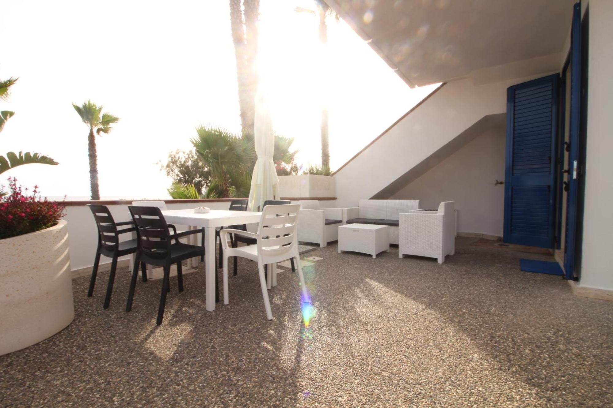 Residence Mare Azzurro Торре-Сан-Джованни-Удженто Экстерьер фото