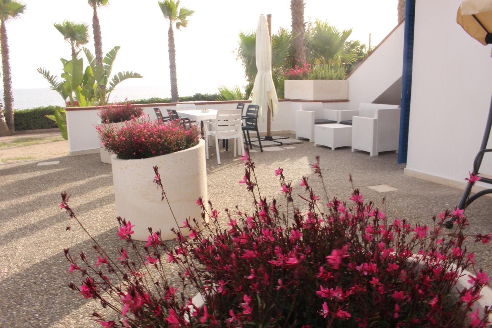 Residence Mare Azzurro Торре-Сан-Джованни-Удженто Экстерьер фото