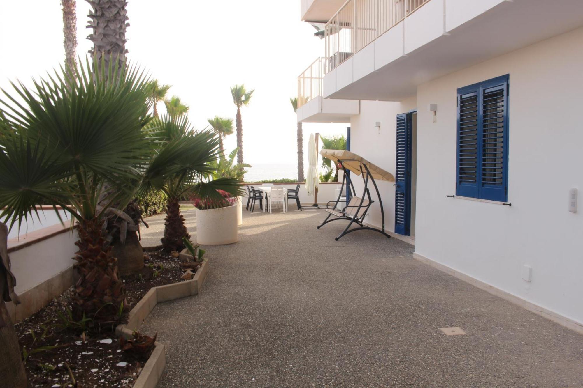 Residence Mare Azzurro Торре-Сан-Джованни-Удженто Экстерьер фото