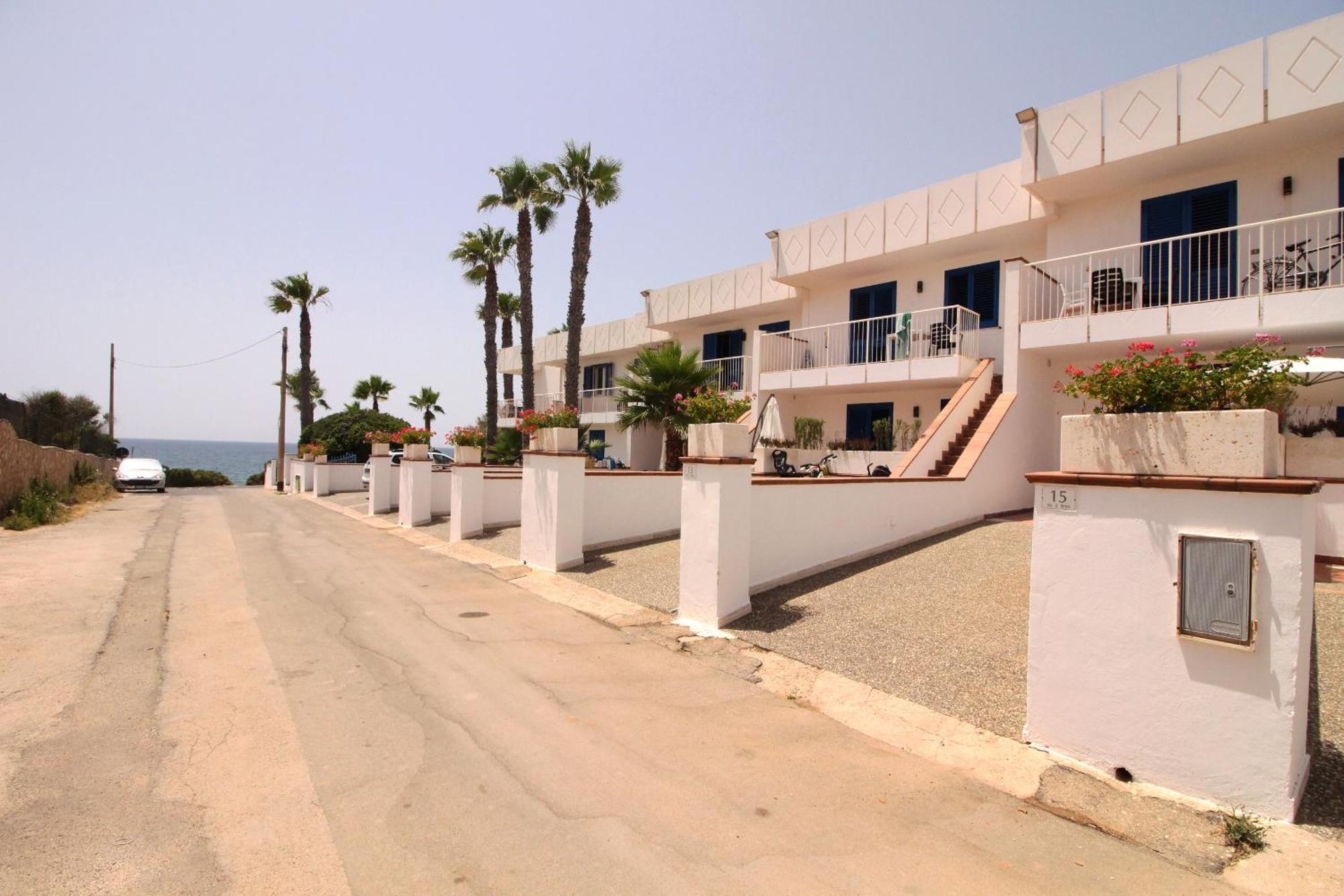 Residence Mare Azzurro Торре-Сан-Джованни-Удженто Экстерьер фото