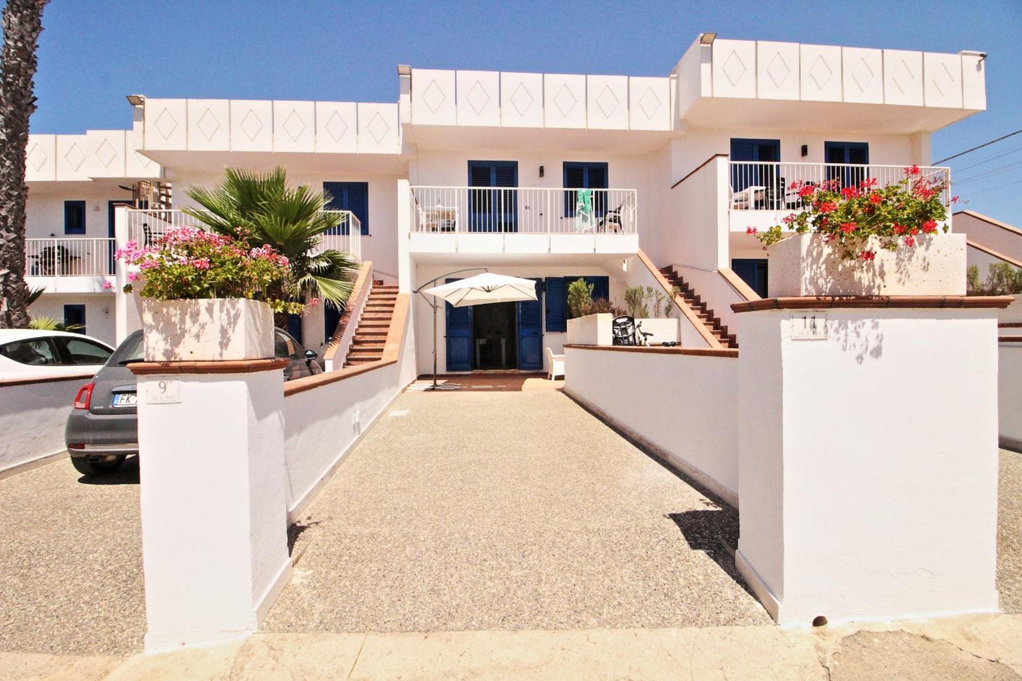 Residence Mare Azzurro Торре-Сан-Джованни-Удженто Экстерьер фото
